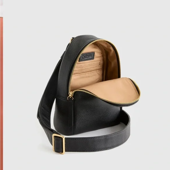 Quince Italian Leather Sling Pack - Picture 3 of 15